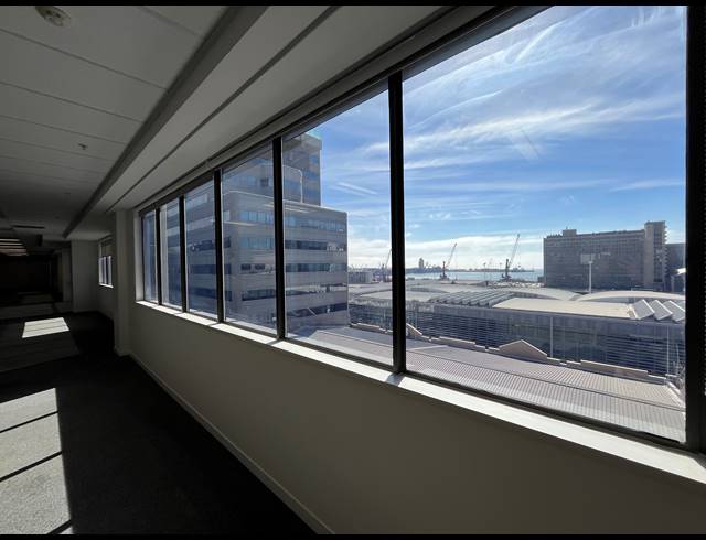 2,051M² OFFICE TO LET IN FORESHORE